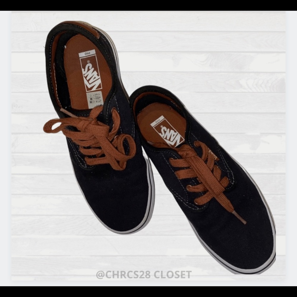 VANS Black Chima Ferguson off the walll sneakers